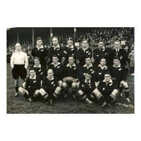 NEW ZEALAND (V LLANELLI) 1953-54 RUGBY PHOTOGRAPH